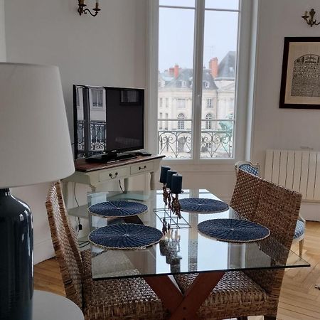 Appartement F3 Au Balcon De La Place Du Martroi Orléans Exterior foto