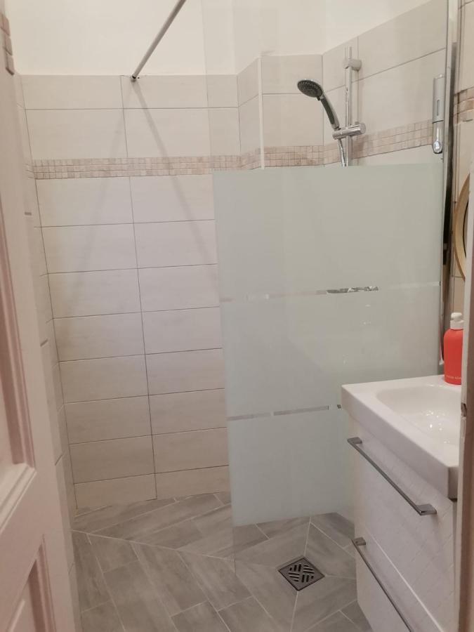Appartement F3 Au Balcon De La Place Du Martroi Orléans Exterior foto